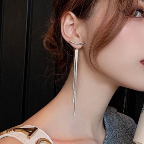 Jewelry - NEW Silver Long Thread Tassel Drop Arc Earrings